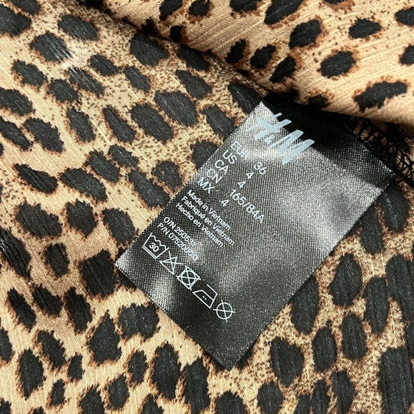 H&M | Wide Cut Leopard Print Chiffon Blouse |‎ Size 4 - Picture 7 of 10